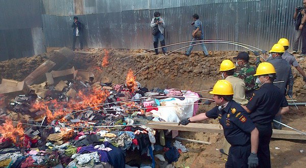 GNNTB dan Pembakaran Baju Bekas Impor: Langkah Pemerintah Tingkatkan Kualitas Produk Dalam Negeri
